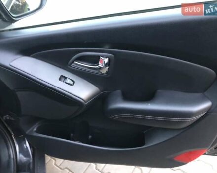 Черный Хендай их35, объемом двигателя 2 л и пробегом 184 тыс. км за 13500 $, фото 15 на Automoto.ua