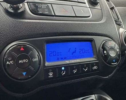 Черный Хендай их35, объемом двигателя 2 л и пробегом 157 тыс. км за 12700 $, фото 20 на Automoto.ua