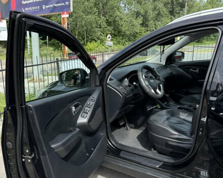 Черный Хендай их35, объемом двигателя 2 л и пробегом 156 тыс. км за 12700 $, фото 7 на Automoto.ua