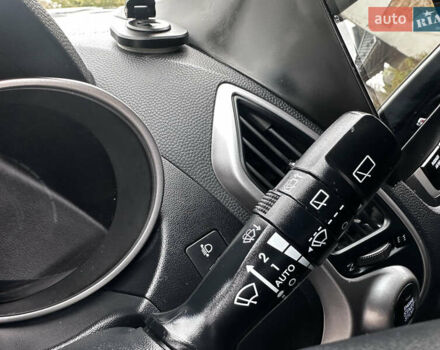 Черный Хендай их35, объемом двигателя 2 л и пробегом 197 тыс. км за 13650 $, фото 39 на Automoto.ua