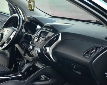 Черный Хендай их35, объемом двигателя 2 л и пробегом 141 тыс. км за 12700 $, фото 11 на Automoto.ua