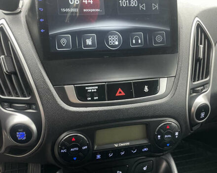 Черный Хендай их35, объемом двигателя 2 л и пробегом 179 тыс. км за 12000 $, фото 18 на Automoto.ua