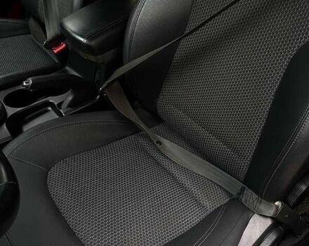 Черный Хендай их35, объемом двигателя 1.69 л и пробегом 290 тыс. км за 10999 $, фото 16 на Automoto.ua