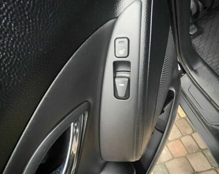 Чорний Хендай іх35, об'ємом двигуна 2 л та пробігом 210 тис. км за 12700 $, фото 15 на Automoto.ua