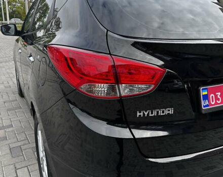 Черный Хендай их35, объемом двигателя 2 л и пробегом 197 тыс. км за 13650 $, фото 12 на Automoto.ua