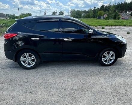 Черный Хендай их35, объемом двигателя 2 л и пробегом 120 тыс. км за 15000 $, фото 5 на Automoto.ua