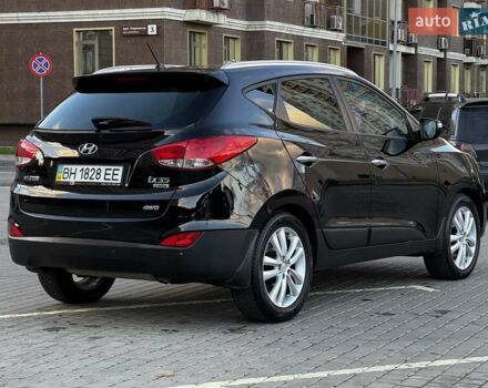 Черный Хендай их35, объемом двигателя 2 л и пробегом 103 тыс. км за 13400 $, фото 7 на Automoto.ua