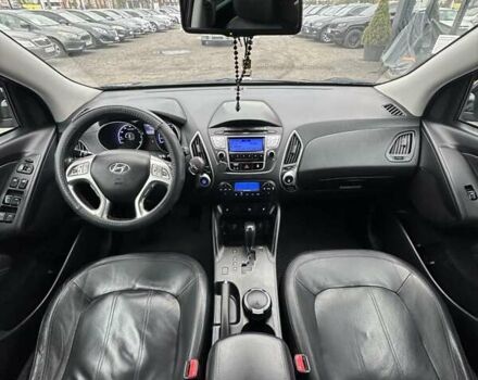 Черный Хендай их35, объемом двигателя 2 л и пробегом 157 тыс. км за 12700 $, фото 17 на Automoto.ua