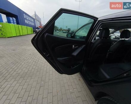 Черный Хендай их35, объемом двигателя 1.7 л и пробегом 229 тыс. км за 10750 $, фото 22 на Automoto.ua