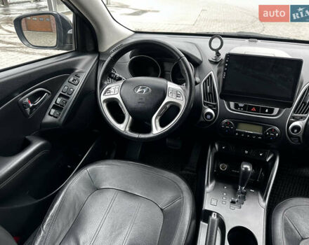 Черный Хендай их35, объемом двигателя 2 л и пробегом 197 тыс. км за 13650 $, фото 60 на Automoto.ua