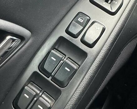 Черный Хендай их35, объемом двигателя 2 л и пробегом 157 тыс. км за 12700 $, фото 28 на Automoto.ua