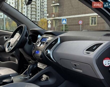 Черный Хендай их35, объемом двигателя 2 л и пробегом 103 тыс. км за 13400 $, фото 26 на Automoto.ua