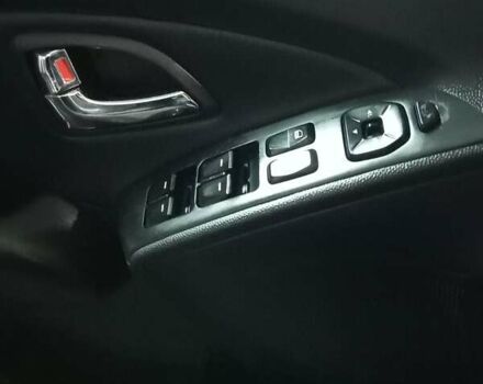 Чорний Хендай іх35, об'ємом двигуна 2 л та пробігом 157 тис. км за 12000 $, фото 10 на Automoto.ua