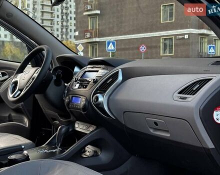 Черный Хендай их35, объемом двигателя 2 л и пробегом 103 тыс. км за 13400 $, фото 28 на Automoto.ua