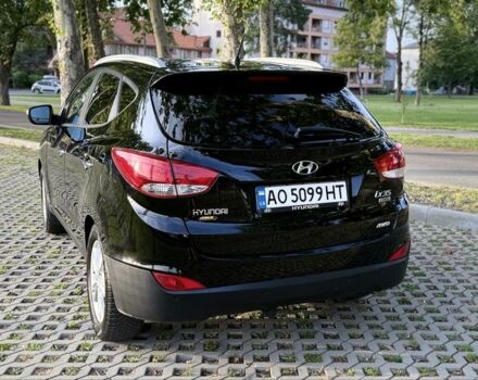 Черный Хендай их35, объемом двигателя 2 л и пробегом 265 тыс. км за 12100 $, фото 4 на Automoto.ua