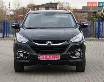 Черный Хендай их35, объемом двигателя 1.7 л и пробегом 229 тыс. км за 10750 $, фото 14 на Automoto.ua