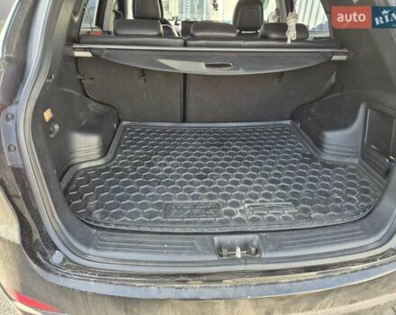 Черный Хендай их35, объемом двигателя 2 л и пробегом 221 тыс. км за 12000 $, фото 2 на Automoto.ua