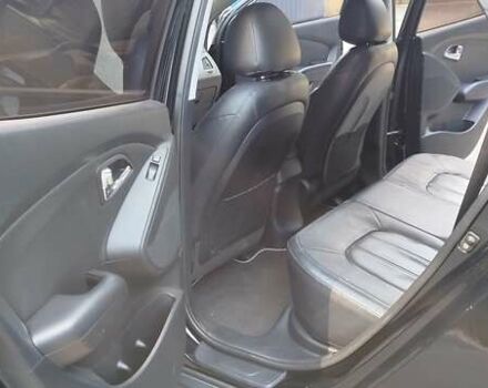 Черный Хендай их35, объемом двигателя 2 л и пробегом 161 тыс. км за 12600 $, фото 13 на Automoto.ua