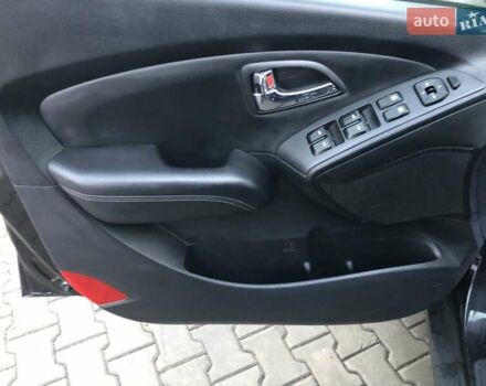 Черный Хендай их35, объемом двигателя 2 л и пробегом 184 тыс. км за 13500 $, фото 23 на Automoto.ua