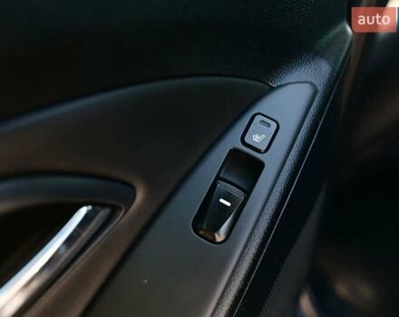 Чорний Хендай іх35, об'ємом двигуна 2 л та пробігом 226 тис. км за 10990 $, фото 10 на Automoto.ua