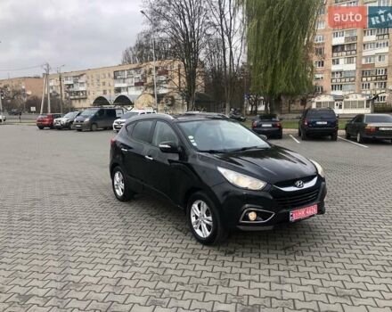 Черный Хендай их35, объемом двигателя 2 л и пробегом 184 тыс. км за 13500 $, фото 4 на Automoto.ua