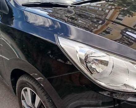 Черный Хендай их35, объемом двигателя 2 л и пробегом 161 тыс. км за 12600 $, фото 2 на Automoto.ua