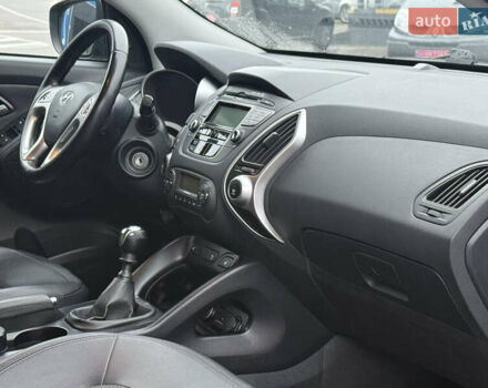 Черный Хендай их35, объемом двигателя 2 л и пробегом 230 тыс. км за 11850 $, фото 39 на Automoto.ua