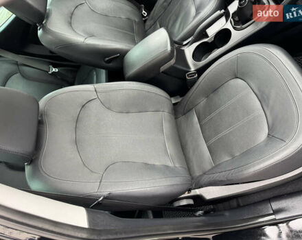 Черный Хендай их35, объемом двигателя 2 л и пробегом 177 тыс. км за 11999 $, фото 65 на Automoto.ua