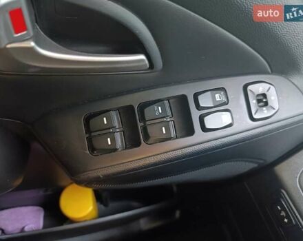 Чорний Хендай іх35, об'ємом двигуна 1.7 л та пробігом 257 тис. км за 11850 $, фото 10 на Automoto.ua