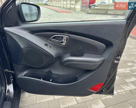 Черный Хендай их35, объемом двигателя 2 л и пробегом 177 тыс. км за 11999 $, фото 61 на Automoto.ua