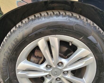 Чорний Хендай іх35, об'ємом двигуна 2 л та пробігом 180 тис. км за 12999 $, фото 16 на Automoto.ua