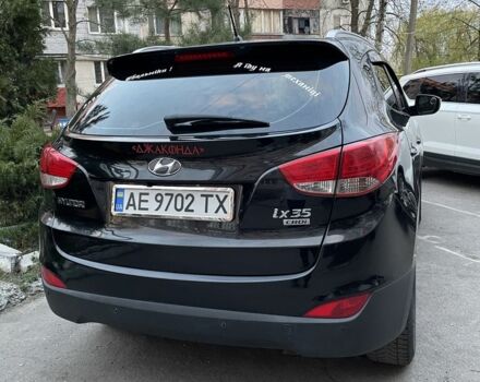 Черный Хендай их35, объемом двигателя 1.7 л и пробегом 272 тыс. км за 13500 $, фото 3 на Automoto.ua