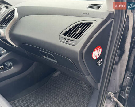 Черный Хендай их35, объемом двигателя 2 л и пробегом 177 тыс. км за 11999 $, фото 64 на Automoto.ua