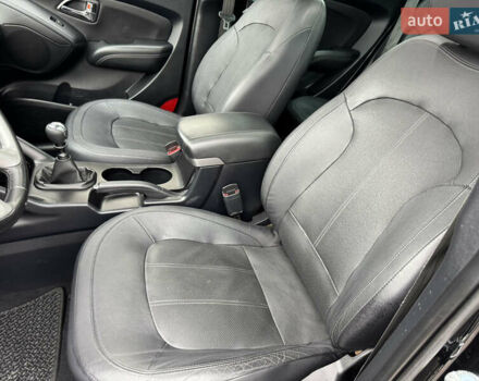 Черный Хендай их35, объемом двигателя 2 л и пробегом 177 тыс. км за 11999 $, фото 30 на Automoto.ua