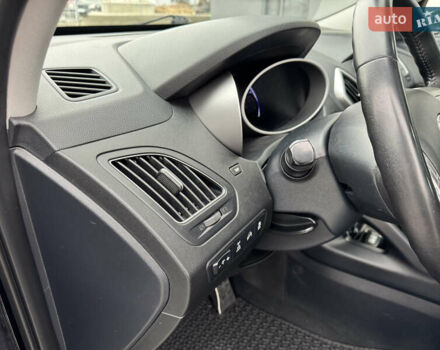 Черный Хендай их35, объемом двигателя 2 л и пробегом 177 тыс. км за 11999 $, фото 35 на Automoto.ua