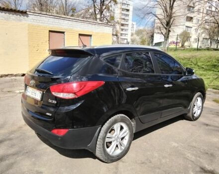 Чорний Хендай іх35, об'ємом двигуна 2 л та пробігом 180 тис. км за 12999 $, фото 4 на Automoto.ua