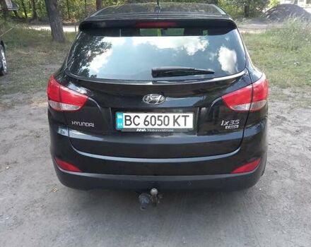 Черный Хендай их35, объемом двигателя 1.7 л и пробегом 300 тыс. км за 11000 $, фото 9 на Automoto.ua