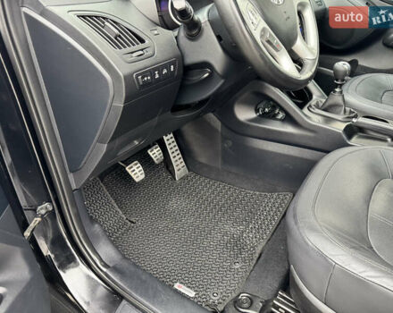 Черный Хендай их35, объемом двигателя 2 л и пробегом 177 тыс. км за 11999 $, фото 31 на Automoto.ua