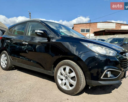 Черный Хендай их35, объемом двигателя 2 л и пробегом 253 тыс. км за 13200 $, фото 1 на Automoto.ua