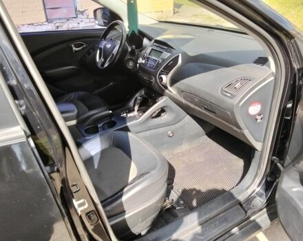 Чорний Хендай іх35, об'ємом двигуна 2 л та пробігом 180 тис. км за 12999 $, фото 8 на Automoto.ua