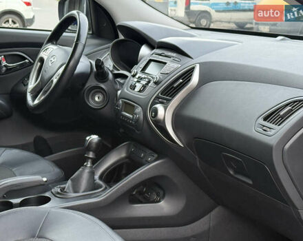 Черный Хендай их35, объемом двигателя 0 л и пробегом 201 тыс. км за 11850 $, фото 45 на Automoto.ua