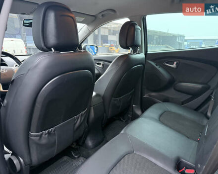 Черный Хендай их35, объемом двигателя 2 л и пробегом 230 тыс. км за 11850 $, фото 31 на Automoto.ua