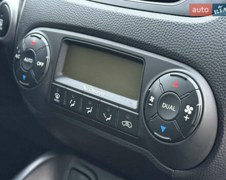 Черный Хендай их35, объемом двигателя 0 л и пробегом 201 тыс. км за 11850 $, фото 47 на Automoto.ua