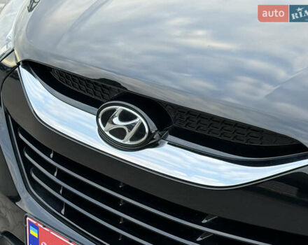 Черный Хендай их35, объемом двигателя 0 л и пробегом 201 тыс. км за 11850 $, фото 19 на Automoto.ua