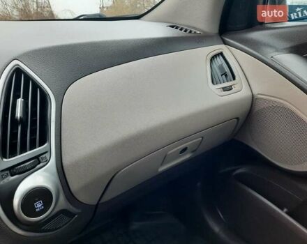 Чорний Хендай іх35, об'ємом двигуна 2 л та пробігом 211 тис. км за 12700 $, фото 59 на Automoto.ua