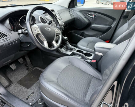 Черный Хендай их35, объемом двигателя 0 л и пробегом 201 тыс. км за 11850 $, фото 28 на Automoto.ua