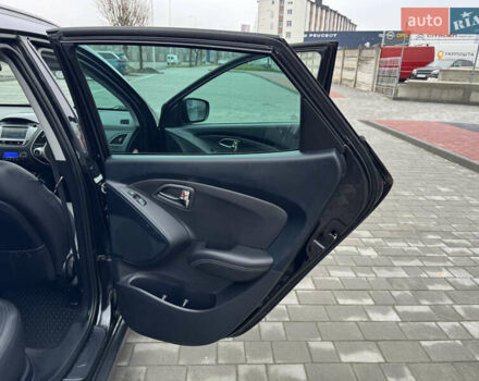 Черный Хендай их35, объемом двигателя 2 л и пробегом 177 тыс. км за 11999 $, фото 66 на Automoto.ua