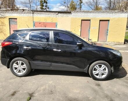 Чорний Хендай іх35, об'ємом двигуна 2 л та пробігом 180 тис. км за 12999 $, фото 3 на Automoto.ua