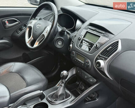 Черный Хендай их35, объемом двигателя 2 л и пробегом 230 тыс. км за 11850 $, фото 38 на Automoto.ua