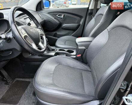 Черный Хендай их35, объемом двигателя 0 л и пробегом 201 тыс. км за 11850 $, фото 29 на Automoto.ua